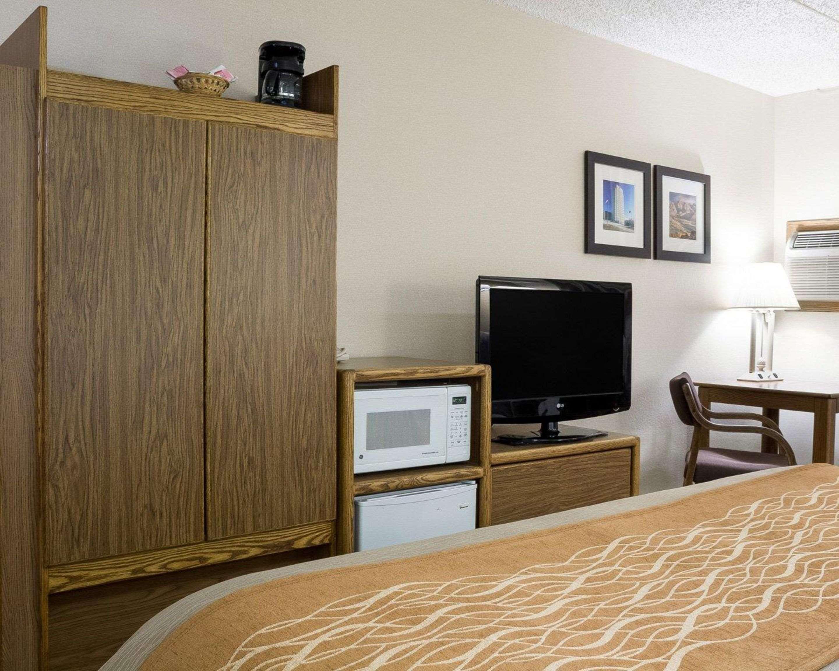 Quality Inn Bismarck I-94 Bagian luar foto