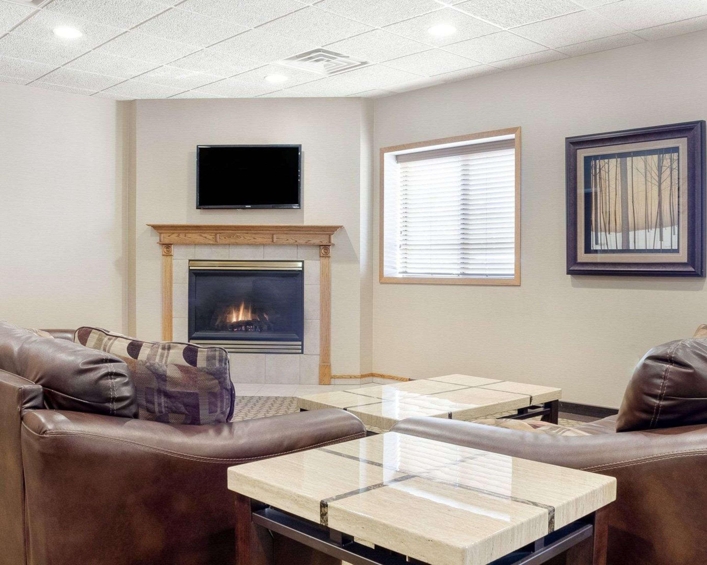 Quality Inn Bismarck I-94 Bagian luar foto