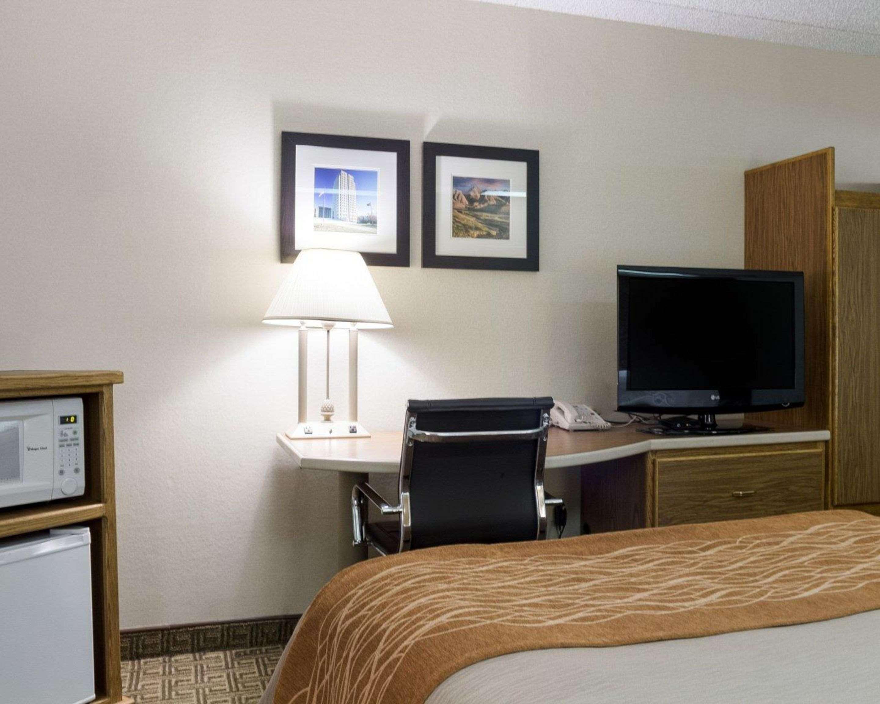 Quality Inn Bismarck I-94 Bagian luar foto