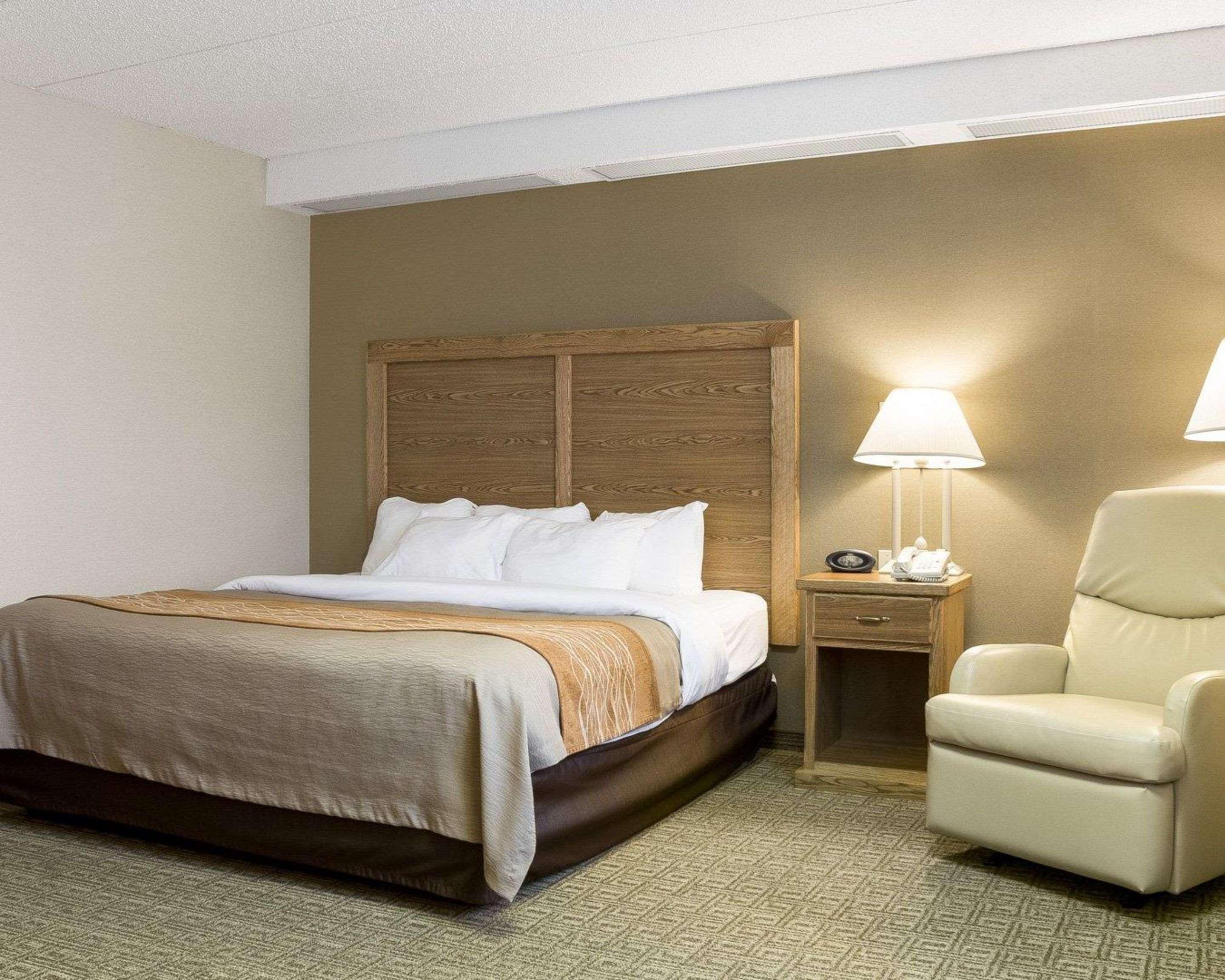 Quality Inn Bismarck I-94 Bagian luar foto