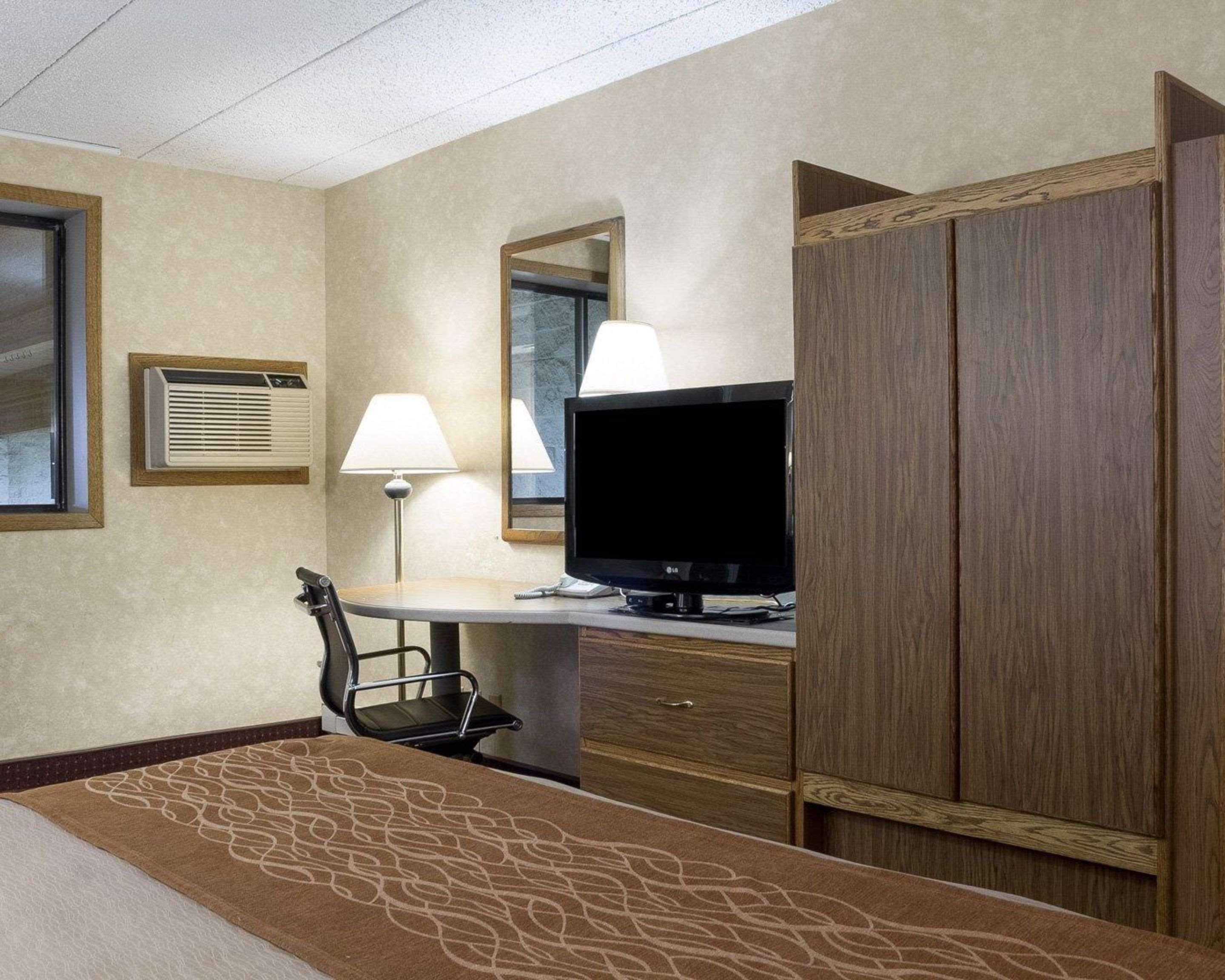 Quality Inn Bismarck I-94 Bagian luar foto