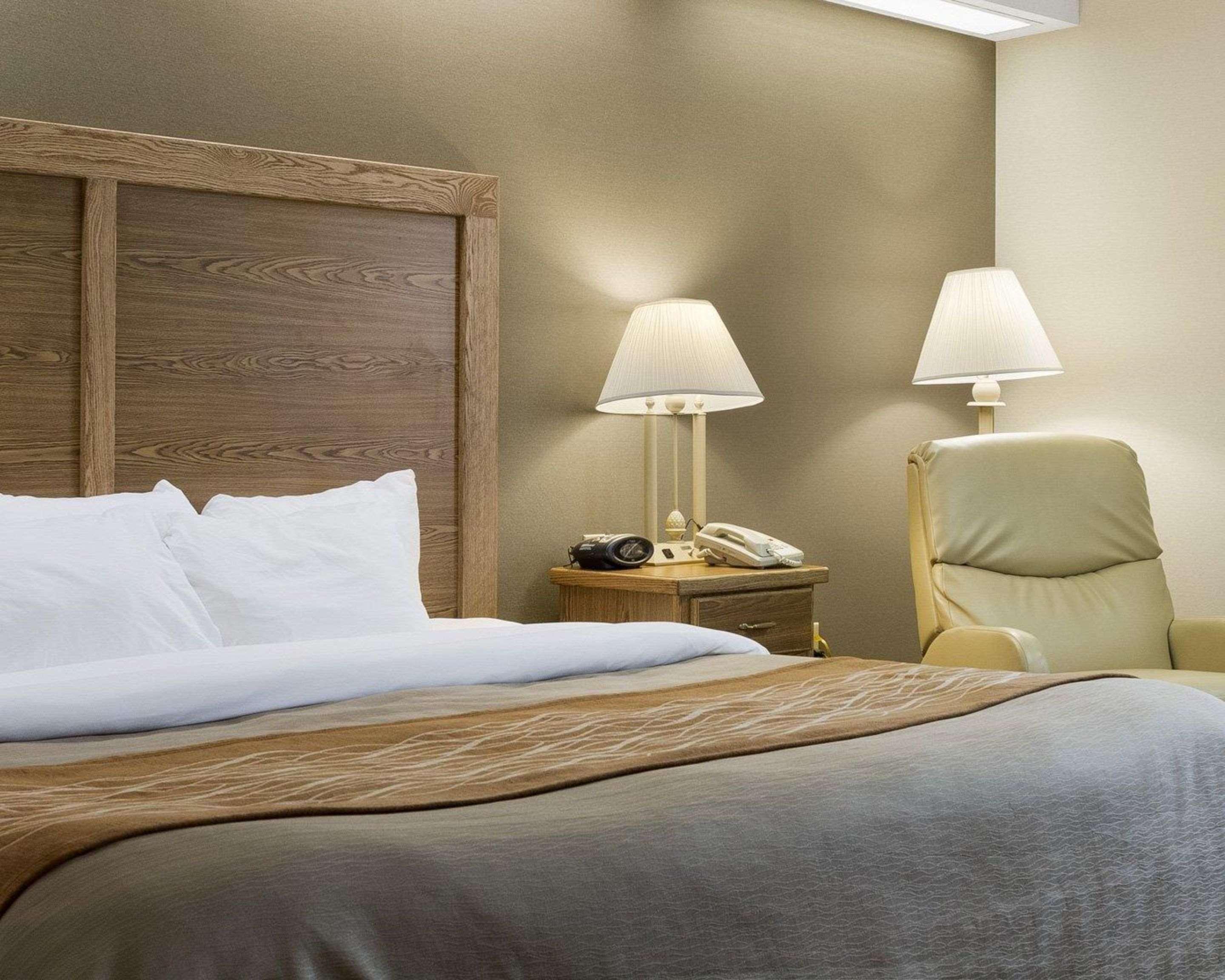Quality Inn Bismarck I-94 Bagian luar foto