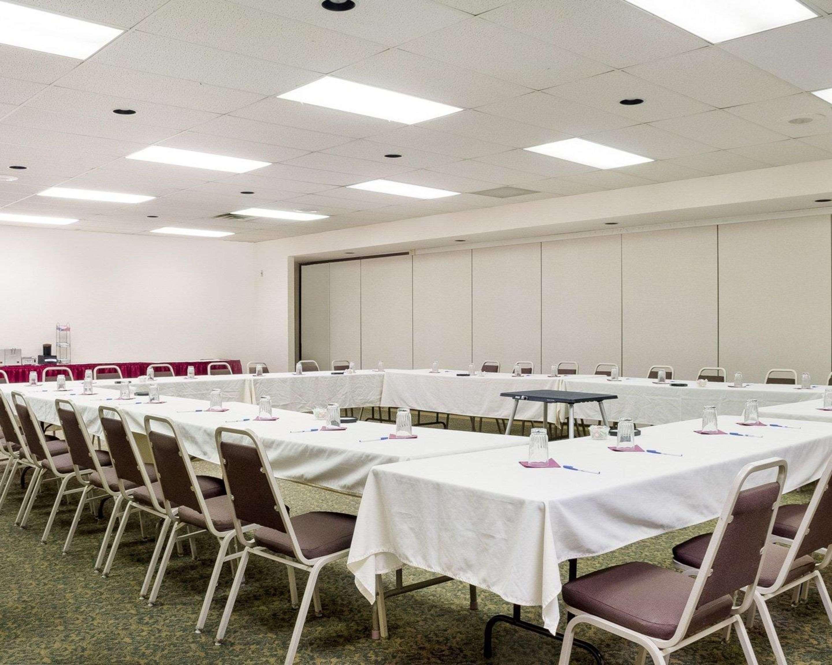 Quality Inn Bismarck I-94 Bagian luar foto