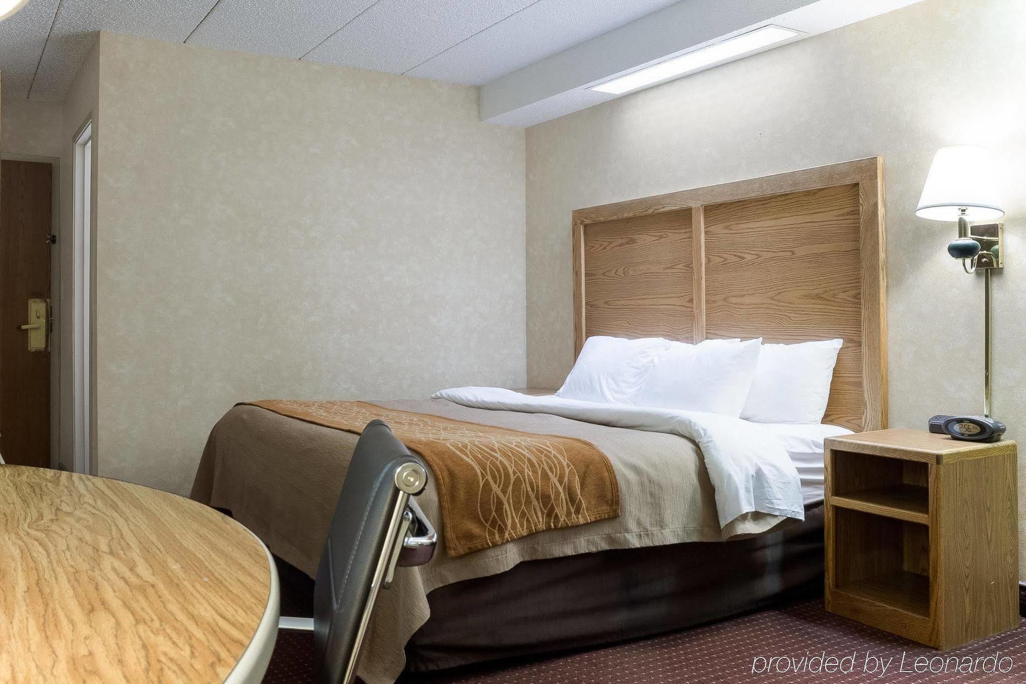 Quality Inn Bismarck I-94 Bagian luar foto