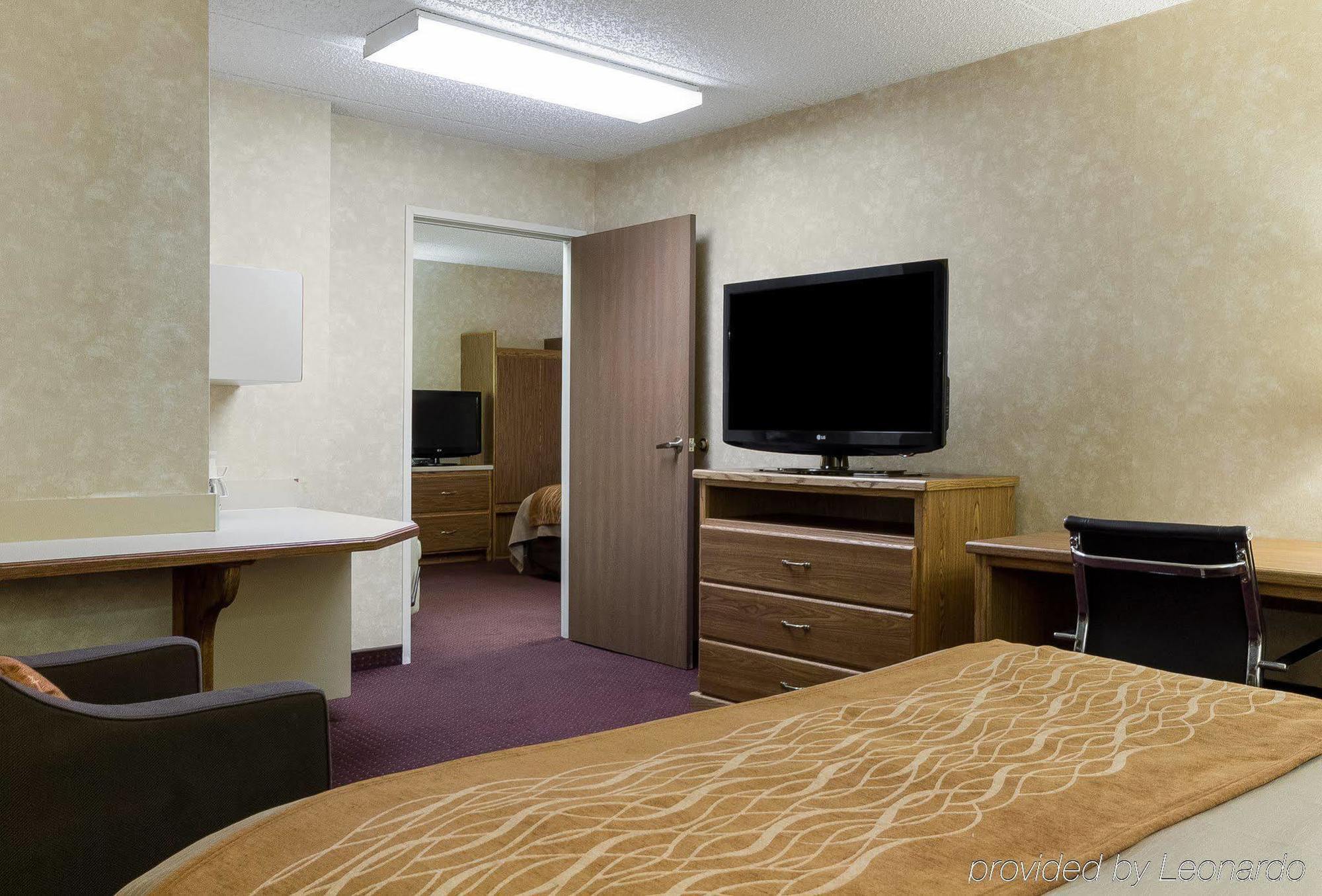Quality Inn Bismarck I-94 Bagian luar foto