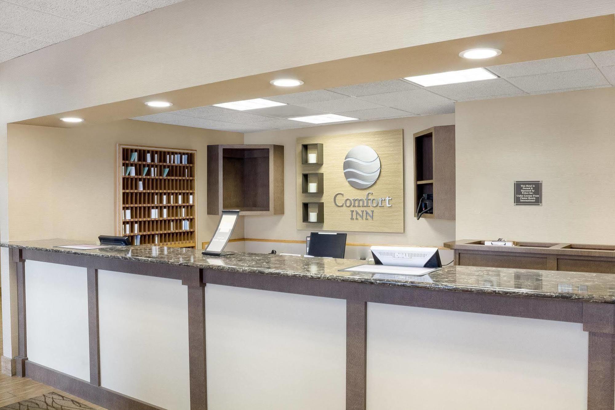 Quality Inn Bismarck I-94 Bagian luar foto