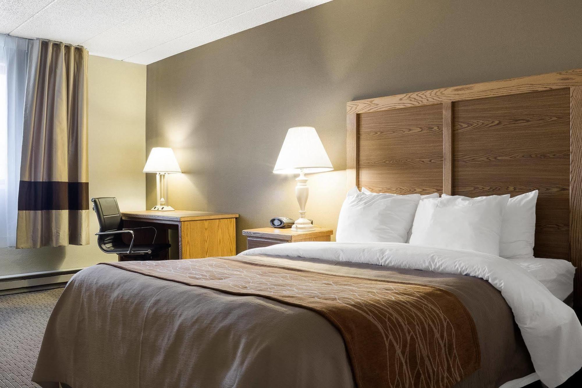 Quality Inn Bismarck I-94 Bagian luar foto
