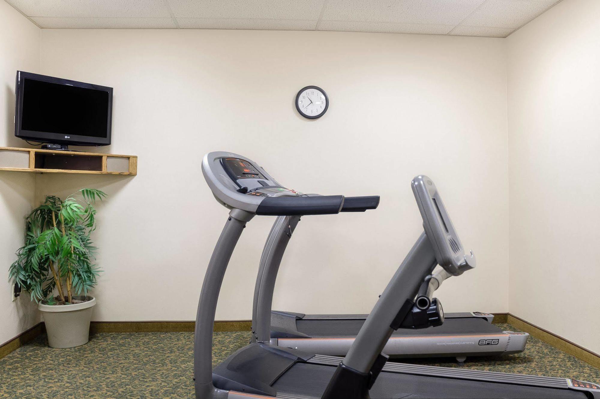 Quality Inn Bismarck I-94 Bagian luar foto