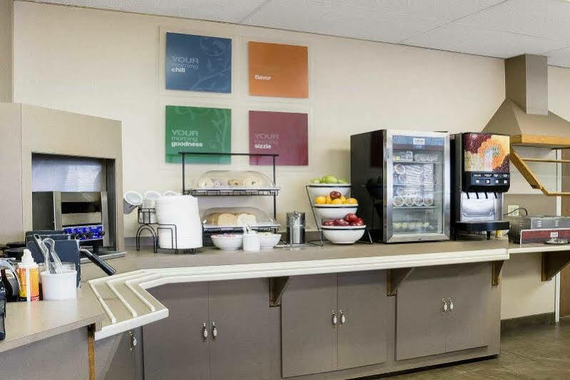 Quality Inn Bismarck I-94 Bagian luar foto