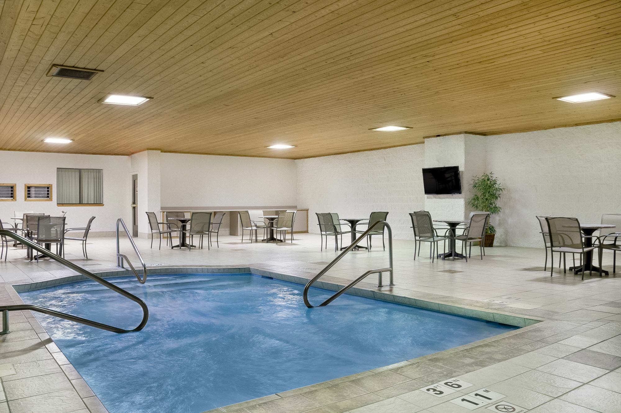 Quality Inn Bismarck I-94 Bagian luar foto