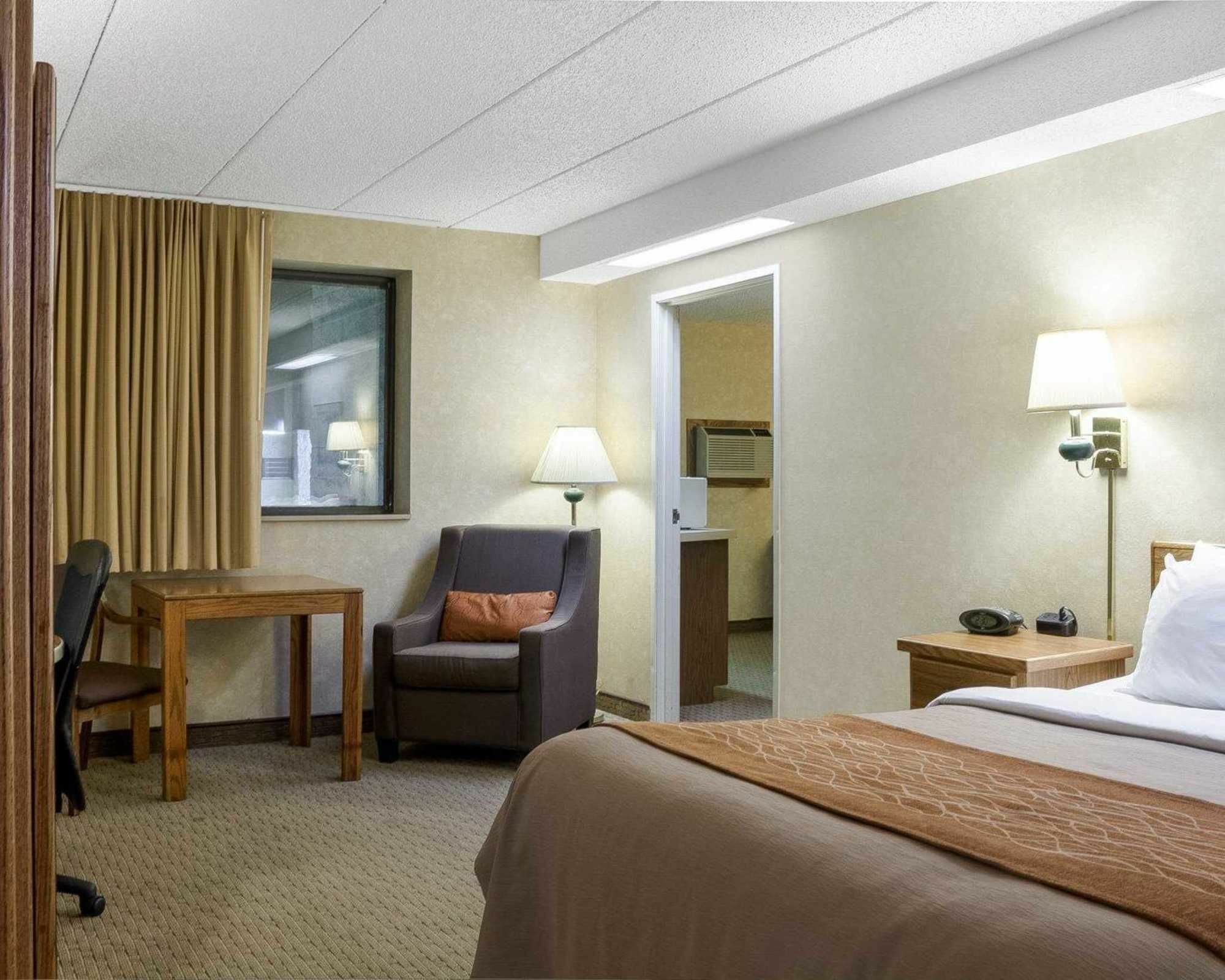 Quality Inn Bismarck I-94 Bagian luar foto